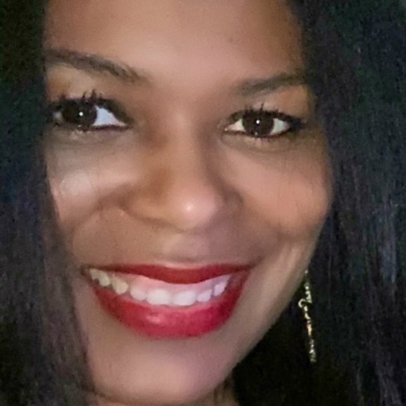 Meet your Posher, Latoshia - Picture 1 of 1